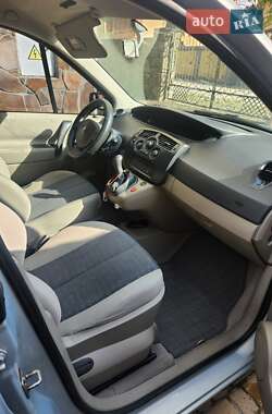 Минивэн Renault Scenic 2004 в 