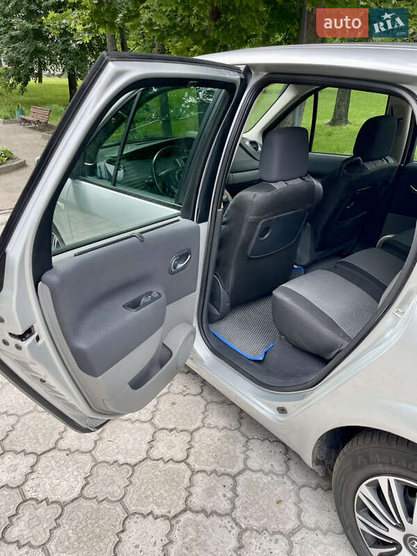 Минивэн Renault Scenic 2007 в Тростянце