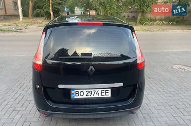 Минивэн Renault Scenic 2010 в 