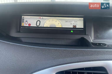 Минивэн Renault Scenic 2010 в 