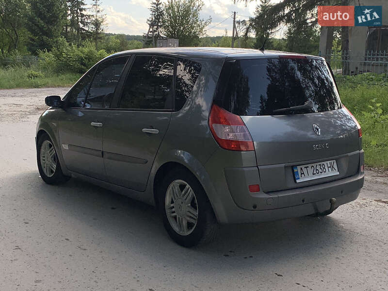 Минивэн Renault Scenic 2004 в 