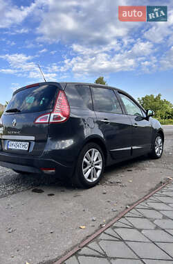 Минивэн Renault Scenic 2009 в 