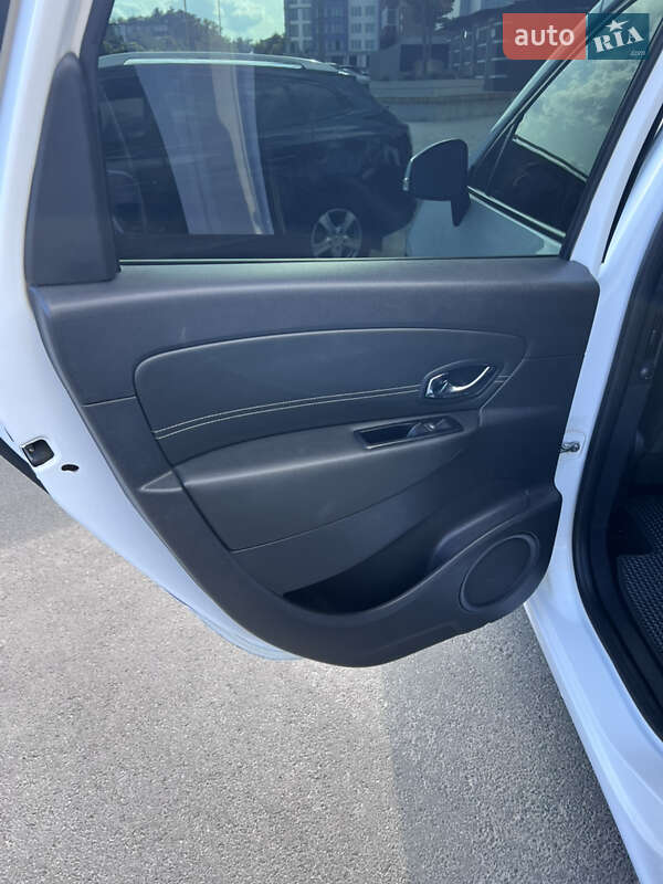 Мінівен Renault Scenic 2013 в Умані