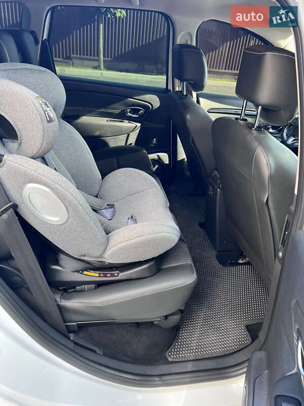 Мінівен Renault Scenic 2013 в Умані