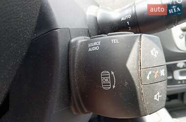 Минивэн Renault Scenic 2013 в 