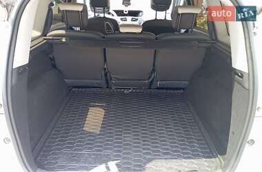 Минивэн Renault Scenic 2013 в 