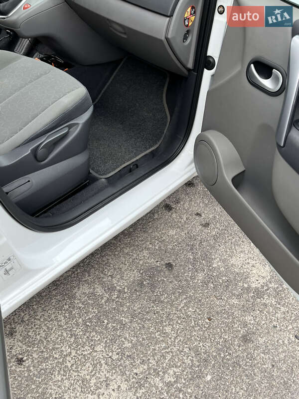 Минивэн Renault Scenic 2008 в Каменском