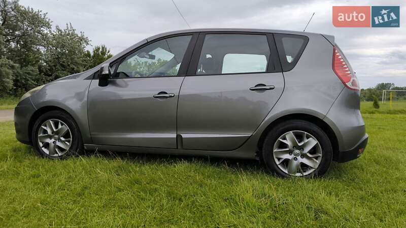 Renault Scenic 2011