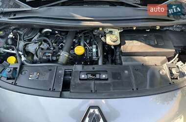 Минивэн Renault Scenic 2011 в 