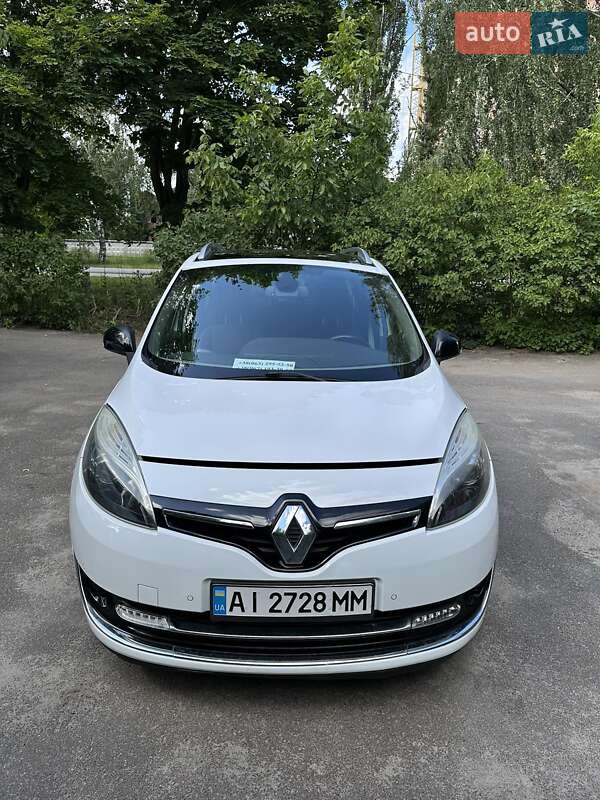 Минивэн Renault Scenic 2013 в 