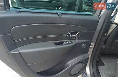 Минивэн Renault Scenic 2013 в 