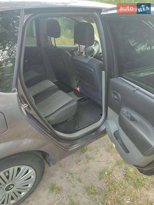 Минивэн Renault Scenic 2005 в Киеве