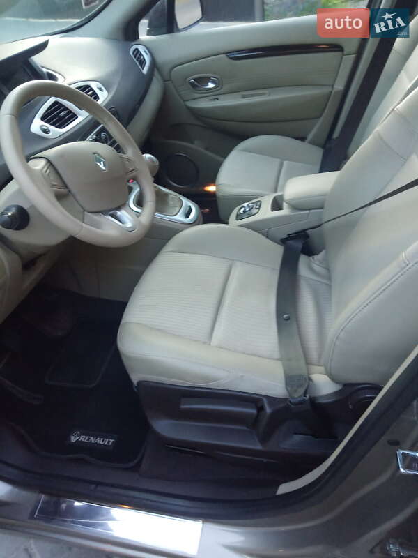 Минивэн Renault Scenic 2009 в Черкассах