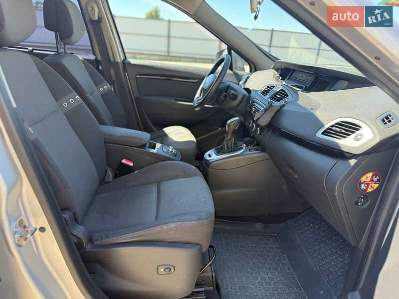Минивэн Renault Scenic 2012 в Рожище