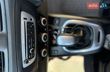 Минивэн Renault Scenic 2012 в 