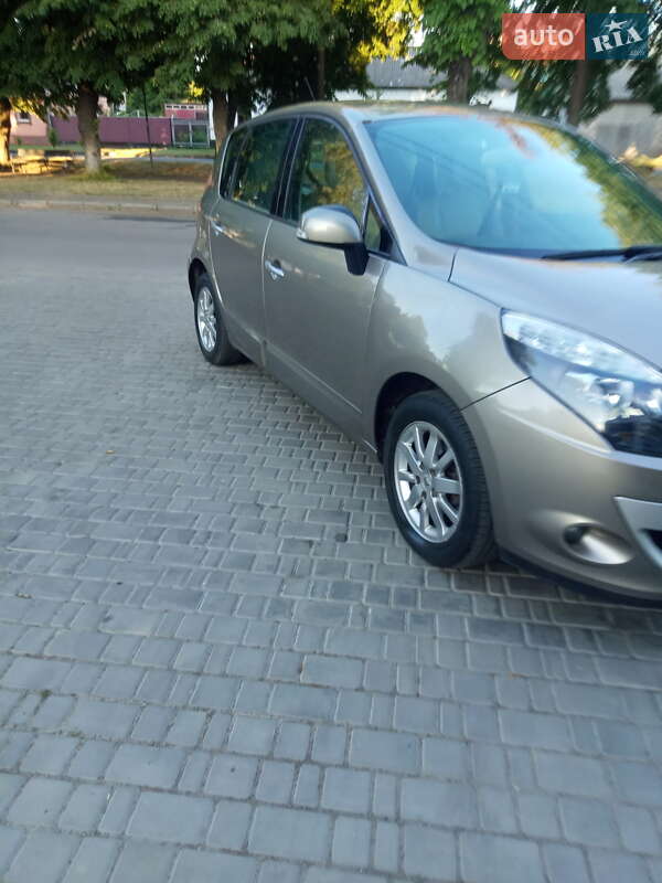 Минивэн Renault Scenic 2009 в Черкассах