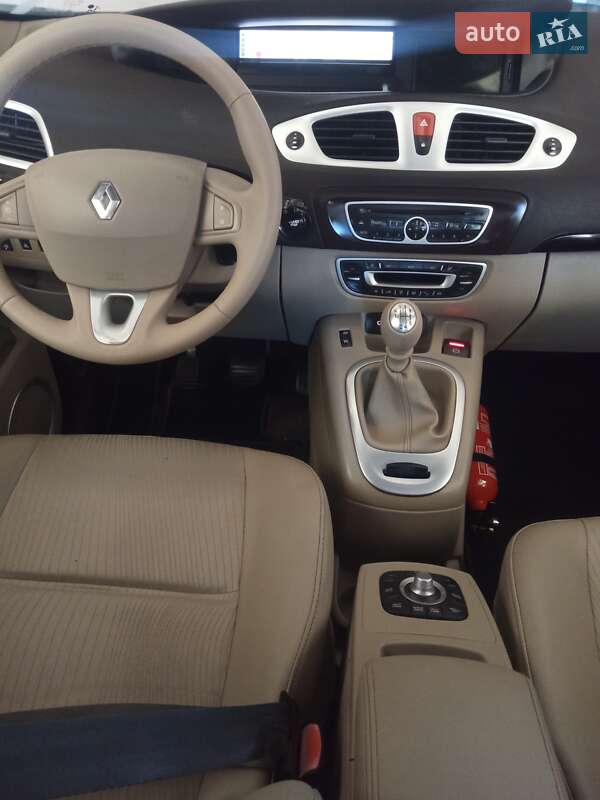 Минивэн Renault Scenic 2009 в Черкассах