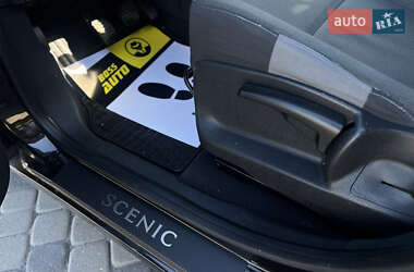Минивэн Renault Scenic 2010 в 