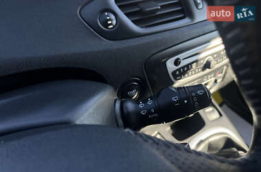 Минивэн Renault Scenic 2010 в 