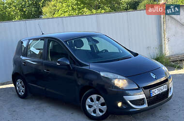 Минивэн Renault Scenic 2009 в 