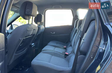 Минивэн Renault Scenic 2009 в 