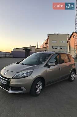 Минивэн Renault Scenic 2012 в 