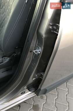 Минивэн Renault Scenic 2012 в 