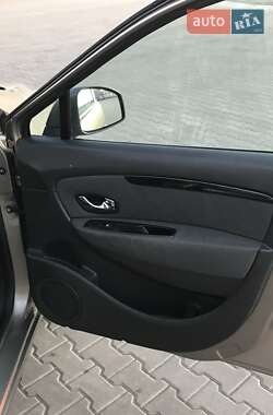 Минивэн Renault Scenic 2012 в 
