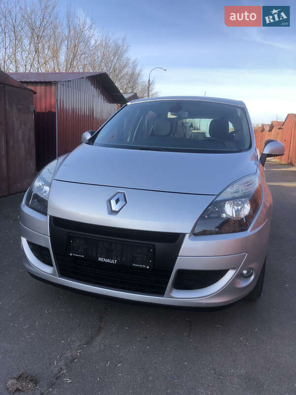 Минивэн Renault Scenic 2010 в Луцке