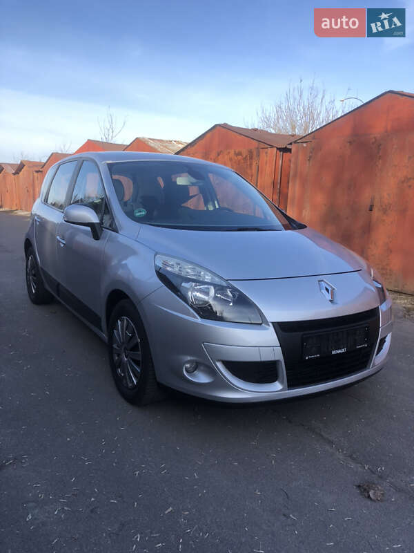 Минивэн Renault Scenic 2010 в Луцке
