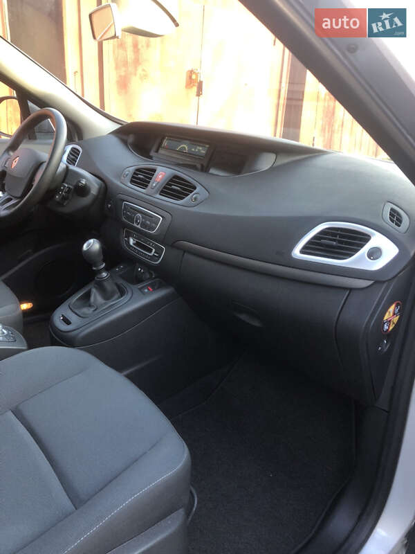 Минивэн Renault Scenic 2010 в Луцке