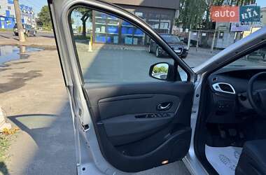 Минивэн Renault Scenic 2010 в 