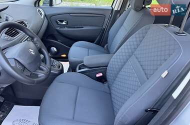Минивэн Renault Scenic 2010 в 