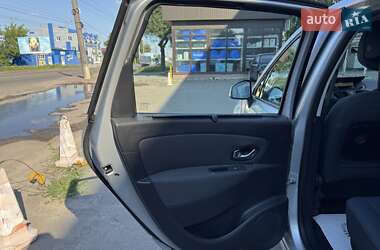 Минивэн Renault Scenic 2010 в 