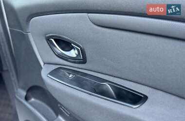 Минивэн Renault Scenic 2010 в 