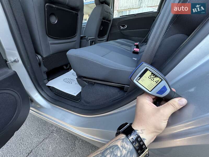 Минивэн Renault Scenic 2010 в Сумах