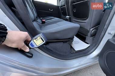 Минивэн Renault Scenic 2010 в 