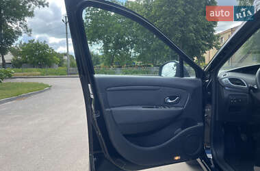 Минивэн Renault Scenic 2011 в 