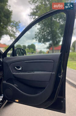 Минивэн Renault Scenic 2011 в 