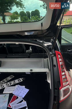 Минивэн Renault Scenic 2011 в 