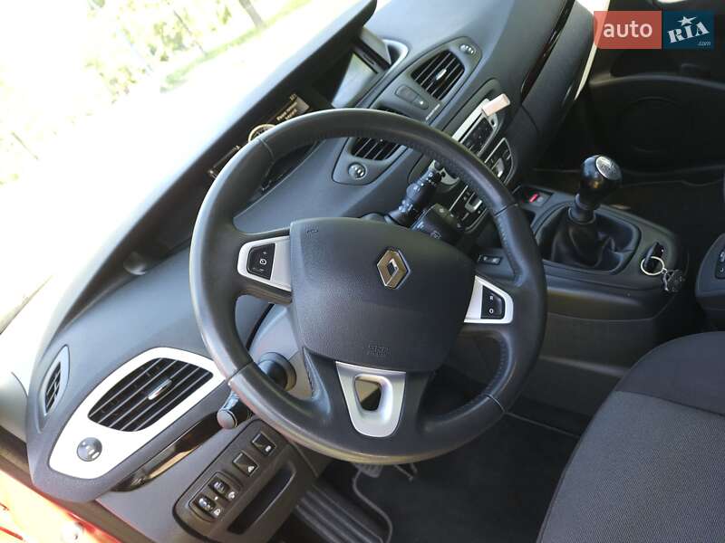 Минивэн Renault Scenic 2012 в Павлограде