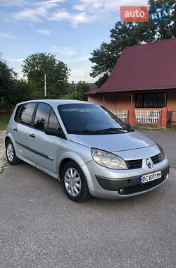 Минивэн Renault Scenic 2004 в 