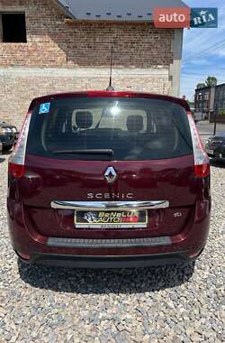 Минивэн Renault Scenic 2012 в 