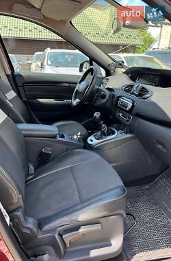Минивэн Renault Scenic 2012 в 