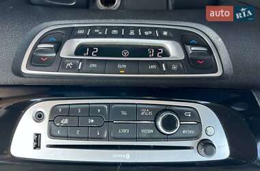 Минивэн Renault Scenic 2012 в 