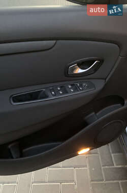 Минивэн Renault Scenic 2009 в 