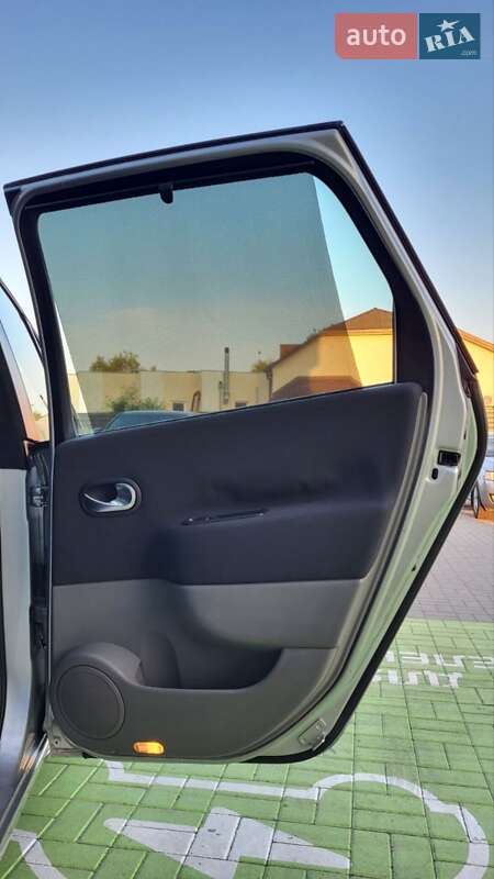 Минивэн Renault Scenic 2006 в Черкассах