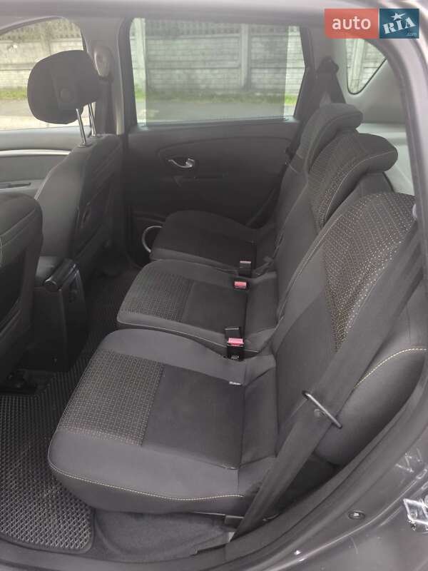 Минивэн Renault Scenic 2009 в Остроге