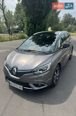 Минивэн Renault Scenic 2019 в 