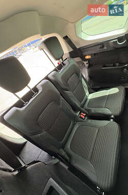 Минивэн Renault Scenic 2019 в 